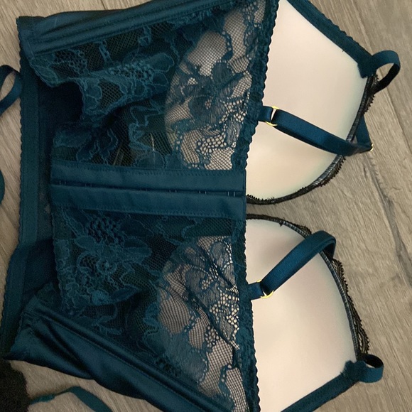 Hailey Bieber Victoria corset top. Dark green set. - Picture 2 of 4